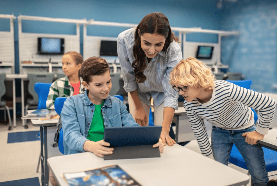 Benefits of Implementing LMS in Schools